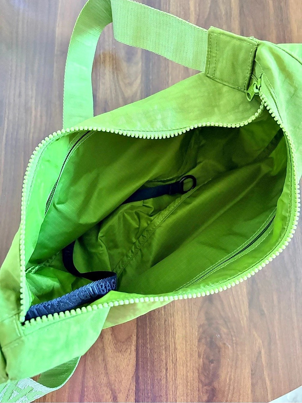 BAGGU Green Crescent Bag - Picture 7 of 10
